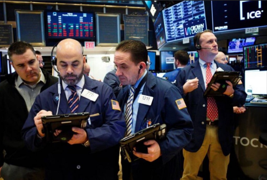 Las acciones argentinas caen hasta 5% tras el revés de MSCI y persiste la presión del FMI