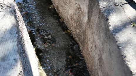 La Municipalidad de la Capital aplicó una multa a la empresa Aguas de Santiago por derrames de líquidos cloacales